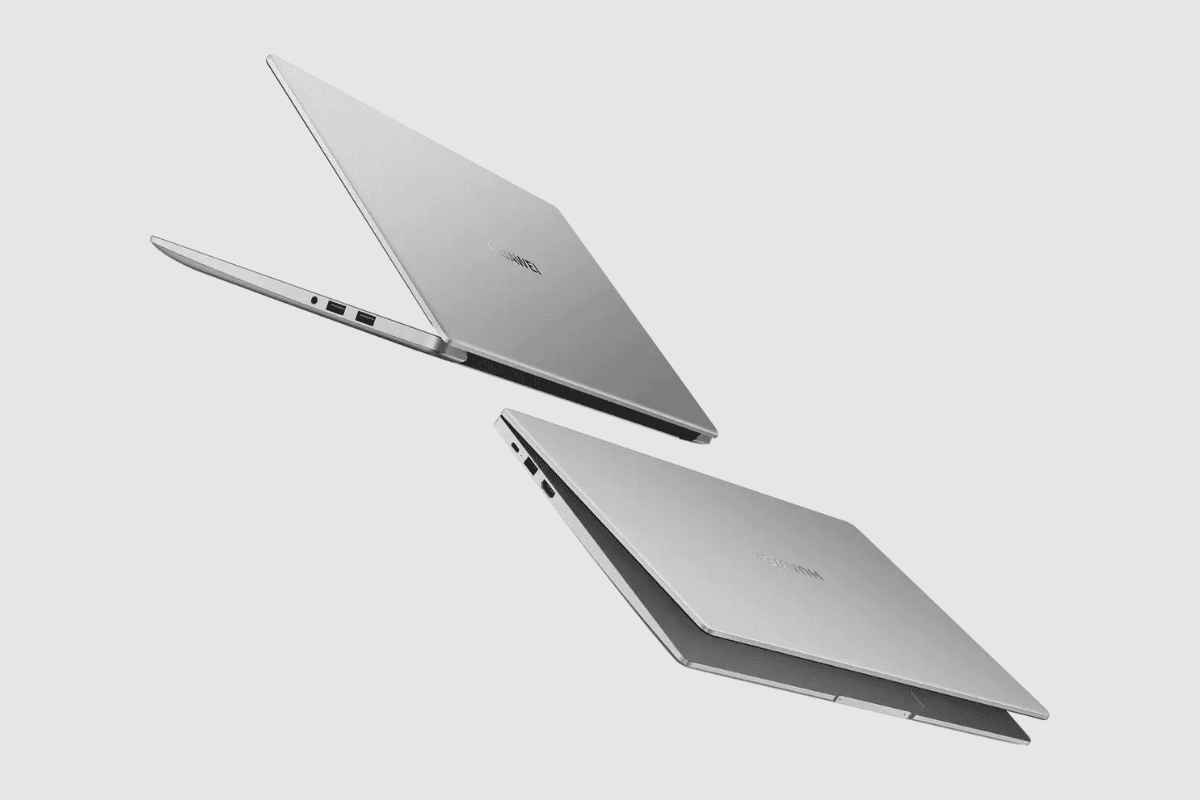 Does the Huawei MateBook D15 have a touch screen