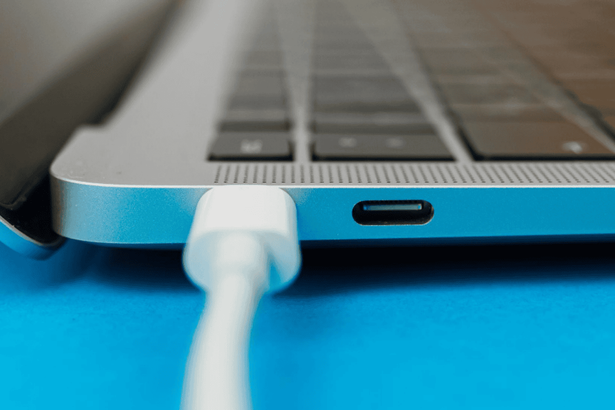 Is It Bad To Use A Laptop While Charging_