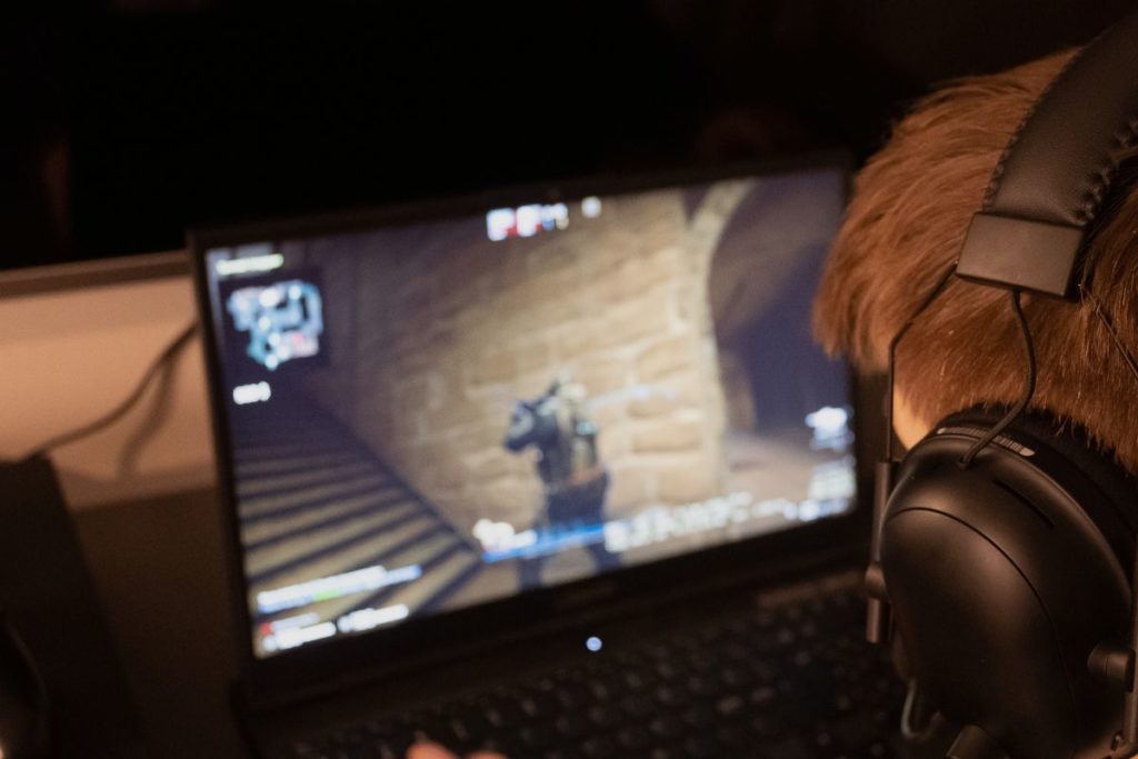 Is an 8GB RAM laptop good for gaming_