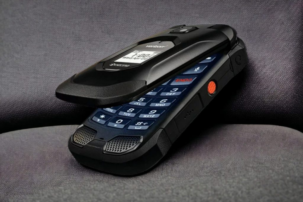 Rugged Phone Durability vs Fragile Traditional Smartphones